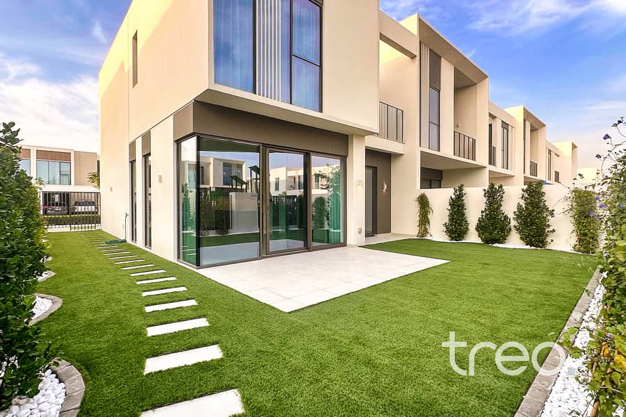 Exclusive | Single Row | Park Facing