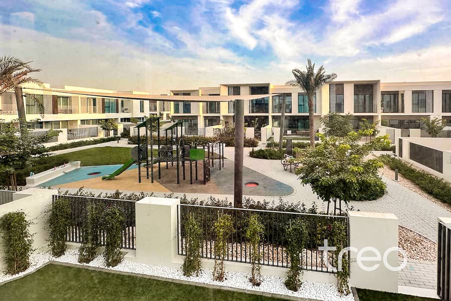 Exclusive | Single Row | Park Facing