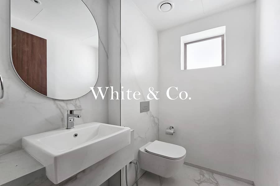 Family Home | Immaculate | Spacious Unit 4 Bedroom - Image 6