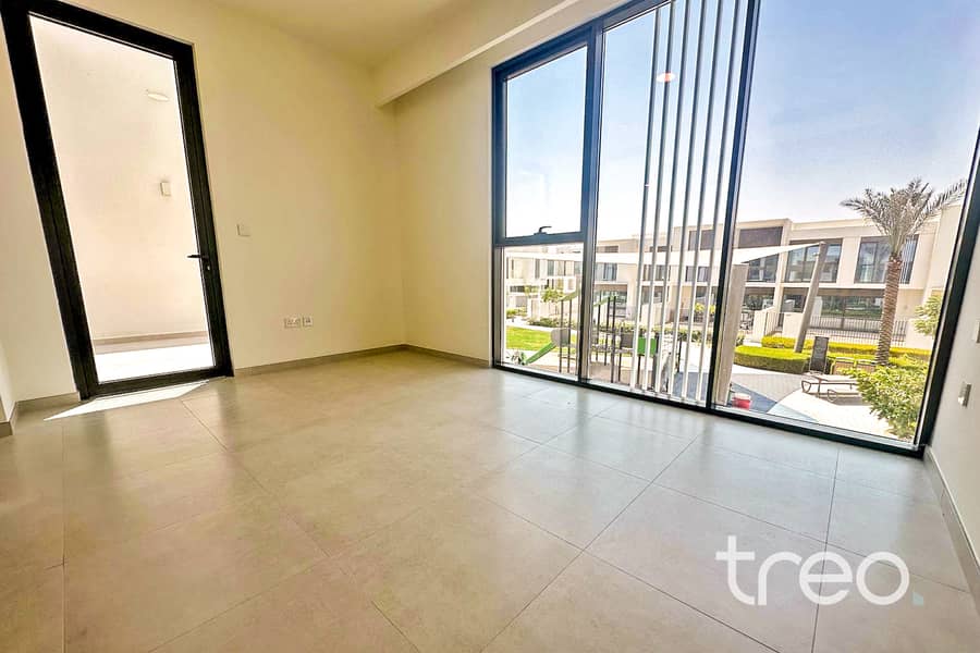 Exclusive | Single Row | Park Facing - Image 11