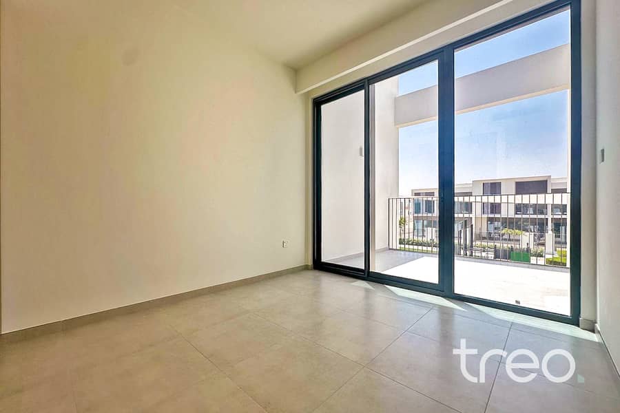 Exclusive | Single Row | Park Facing - Image 19