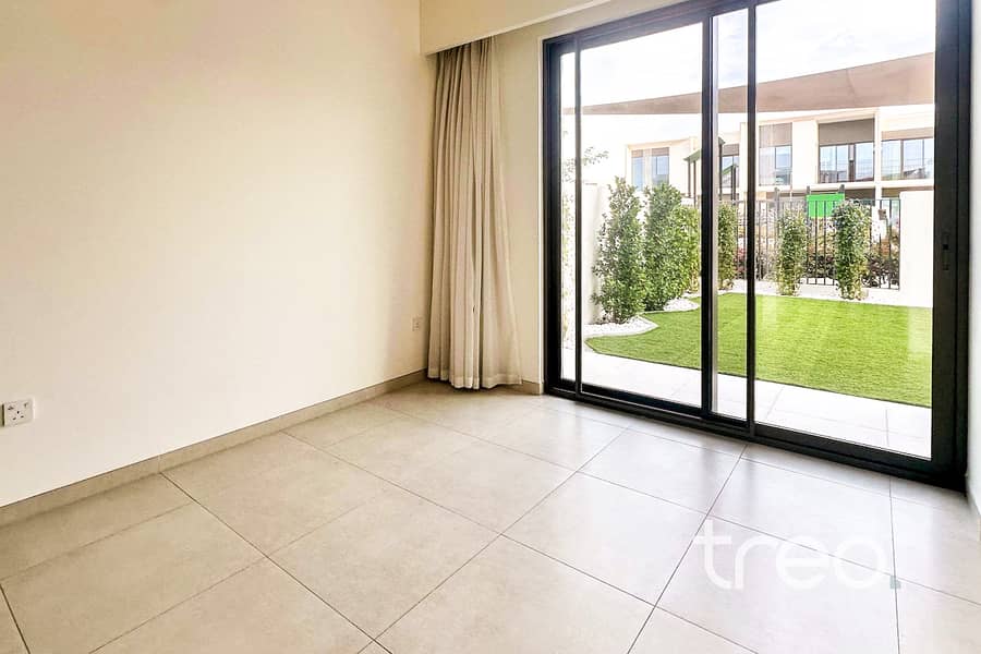 Exclusive | Single Row | Park Facing - Image 25