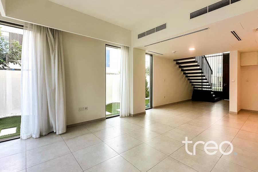 Exclusive | Single Row | Park Facing - Image 28