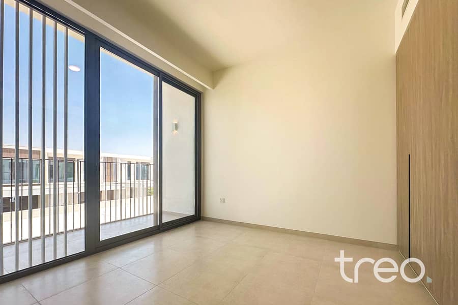 Exclusive | Single Row | Park Facing - Image 31