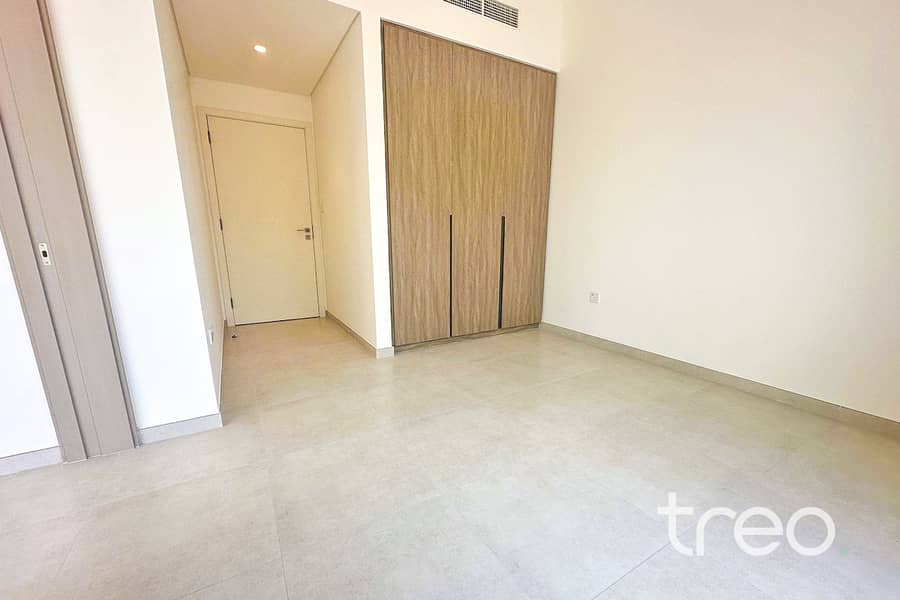 Exclusive | Single Row | Park Facing - Image 34