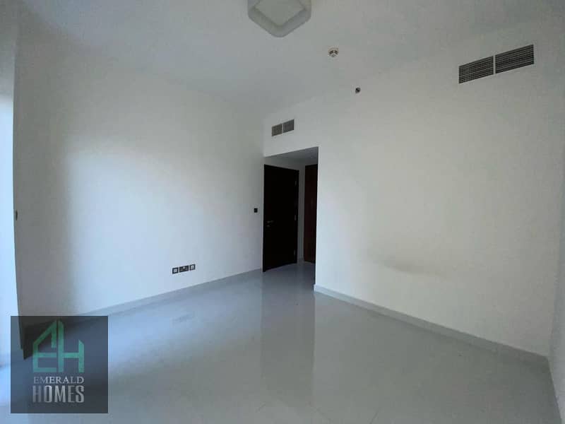 Villa View | Well Maintain | Prime Location - Image 9