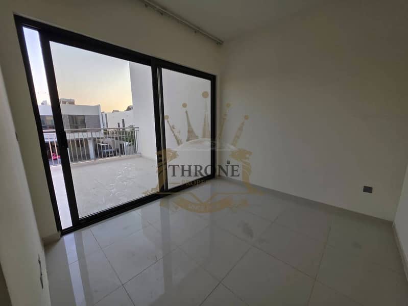 R2-MB|LARGE BALCONY|HUGE GARDEN|READY TO MOVE