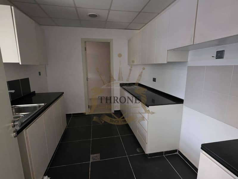 R2-MB|LARGE BALCONY|HUGE GARDEN|READY TO MOVE - Image 7