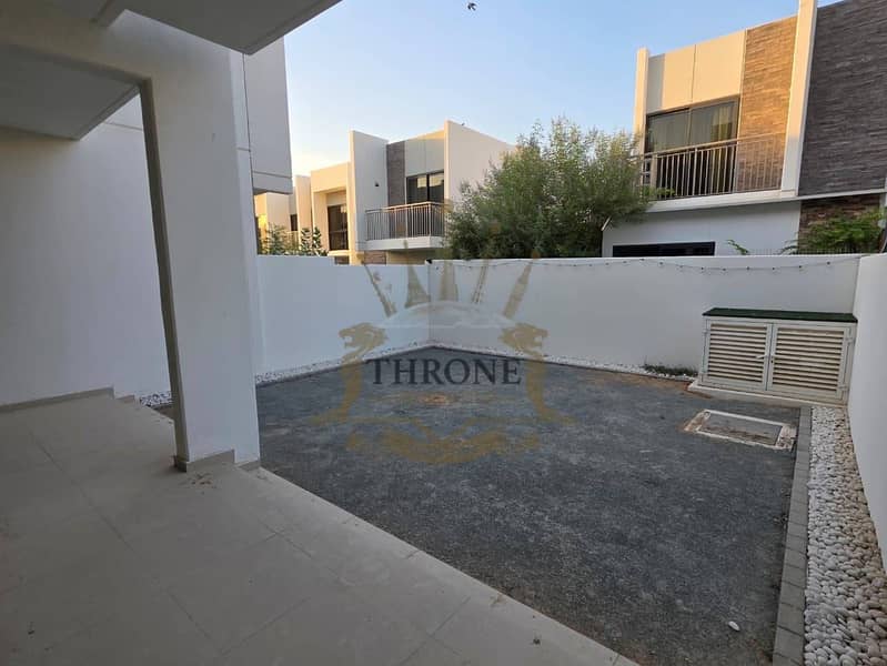 R2-MB|LARGE BALCONY|HUGE GARDEN|READY TO MOVE - Image 10