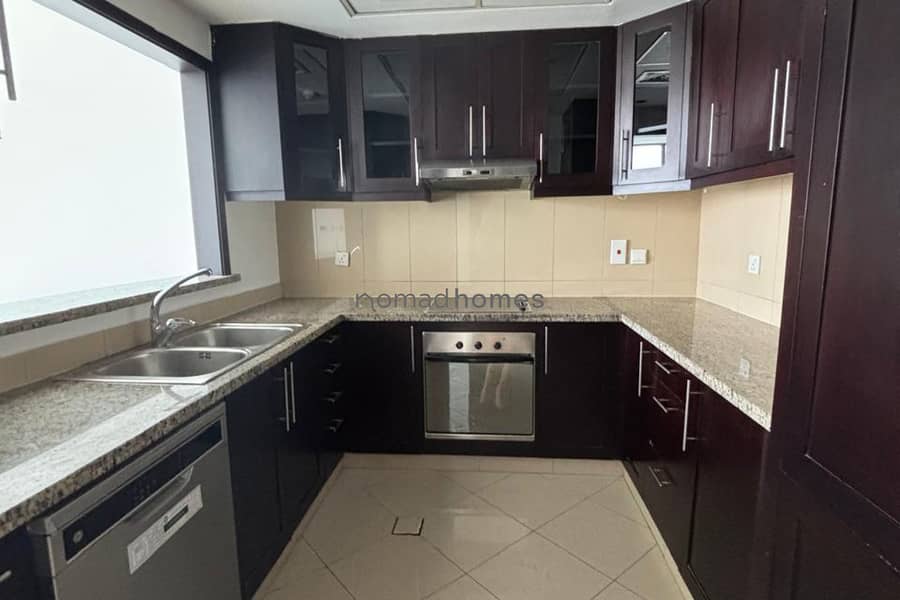 EXCLUSIVE | LAKE VIEWS | VACANT | CHILLER FREE - Image 6