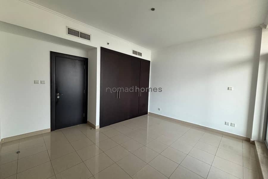 EXCLUSIVE | LAKE VIEWS | VACANT | CHILLER FREE - Image 9