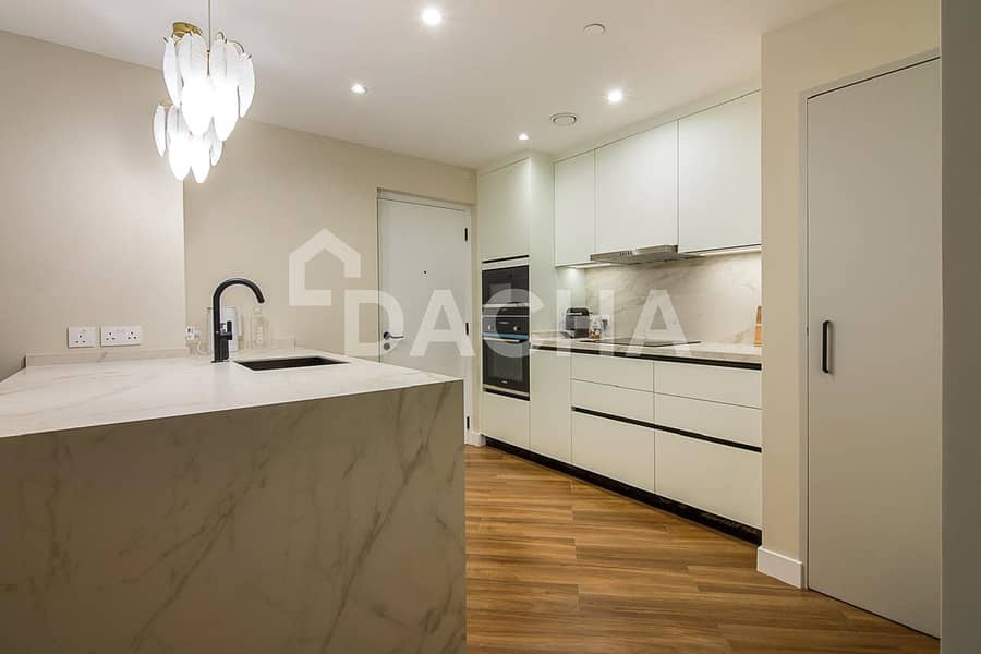 Vacant | Marina View | Upgraded - Image 6