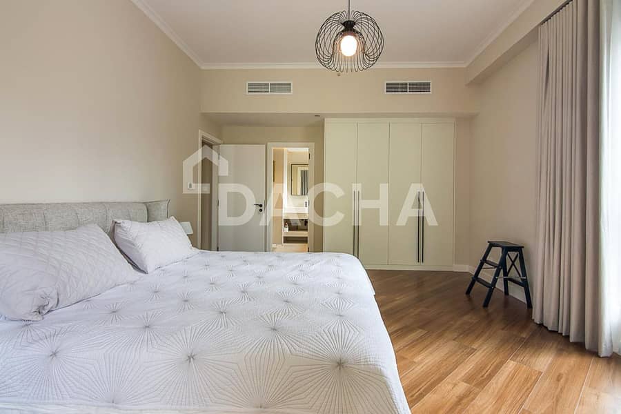 Vacant | Marina View | Upgraded - Image 10