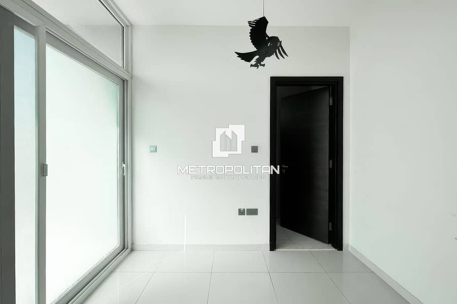 RRM | Unfurnished | Open Kitchen | Mint Condition - Image 6