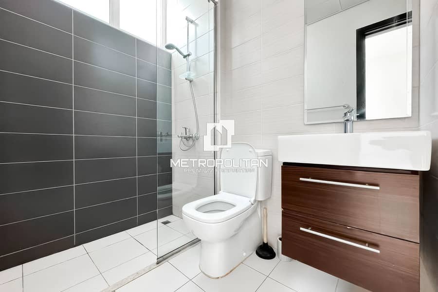 RRM | Unfurnished | Open Kitchen | Mint Condition - Image 8