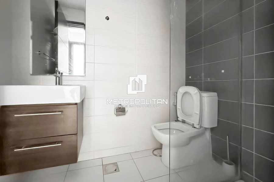 RRM | Unfurnished | Open Kitchen | Mint Condition - Image 12