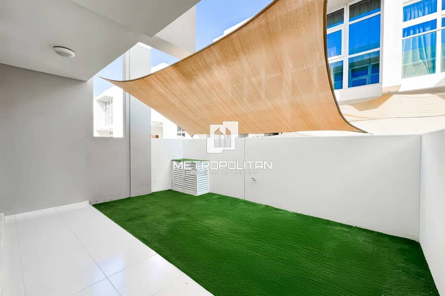 RRM | Unfurnished | Open Kitchen | Mint Condition - Image 14