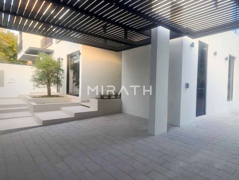 Spacious 5Bhk | Prvt Garden | Fully Renovated - Image 18