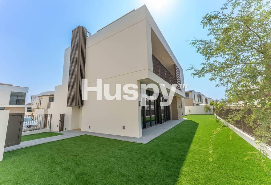 Large Layout | Extra Parking | Single Row