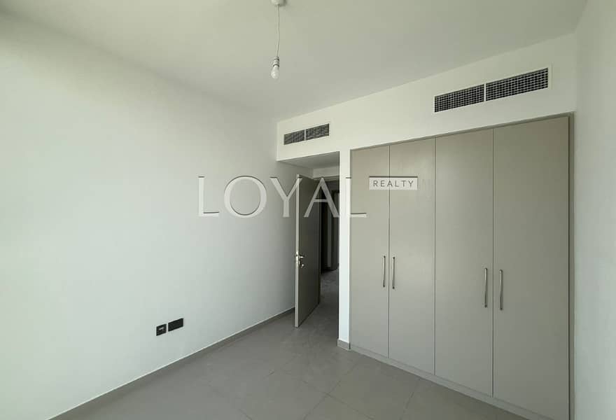 Best Price | Well Maintained | Landscaped - Image 6