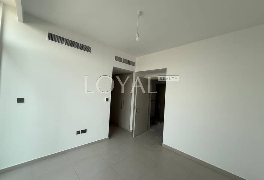 Best Price | Well Maintained | Landscaped - Image 7