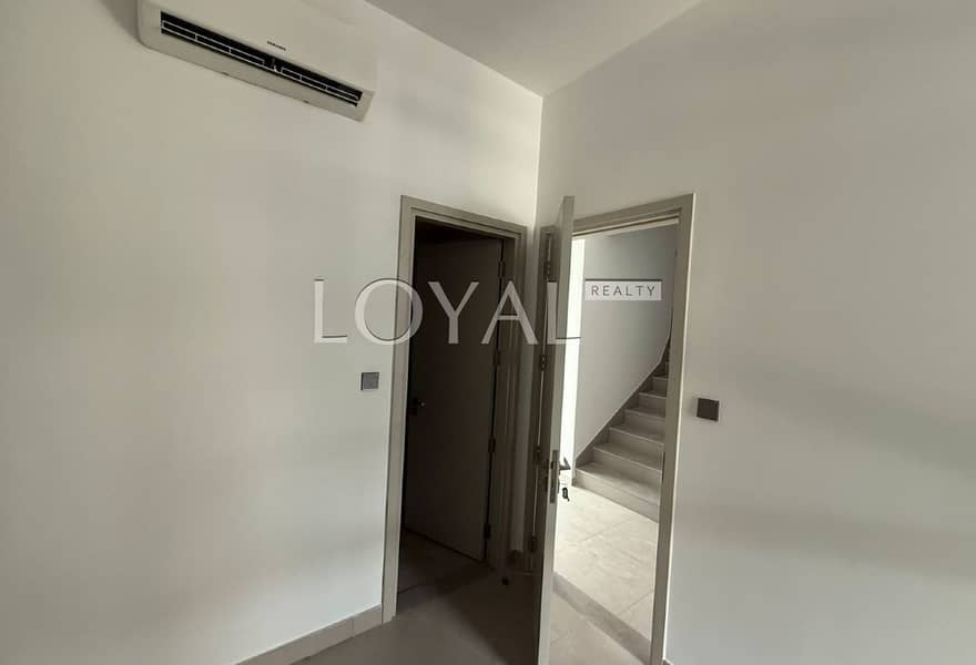 Best Price | Well Maintained | Landscaped - Image 13