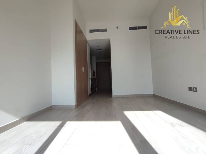 Boulevard facing very spacious studio apartment available for rent