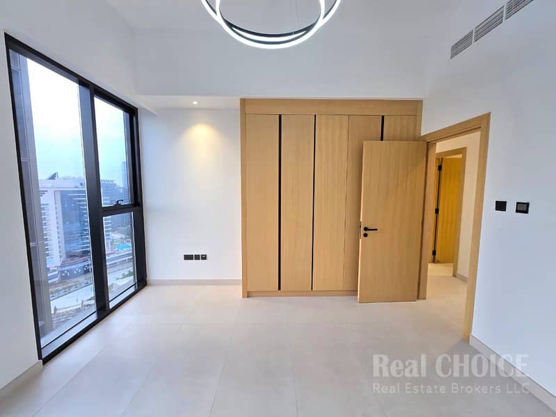 Skyline Living | Spacious 3BR | Prime Business Bay