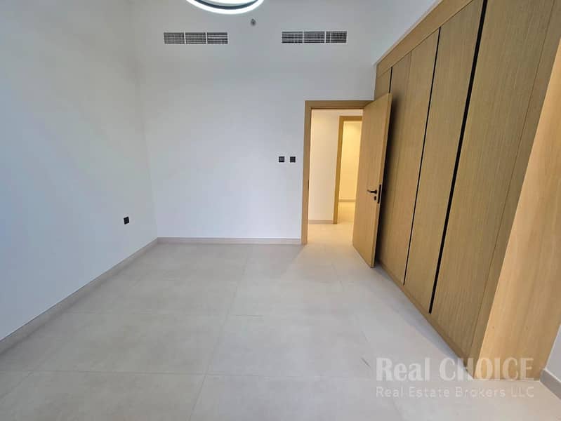 Skyline Living | Spacious 3BR | Prime Business Bay - Image 6