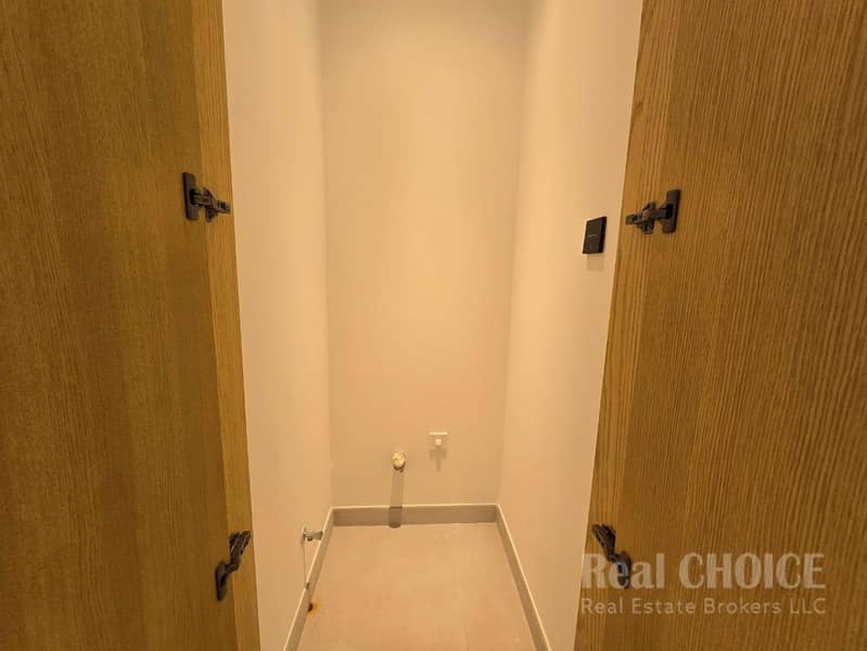 Skyline Living | Spacious 3BR | Prime Business Bay - Image 10