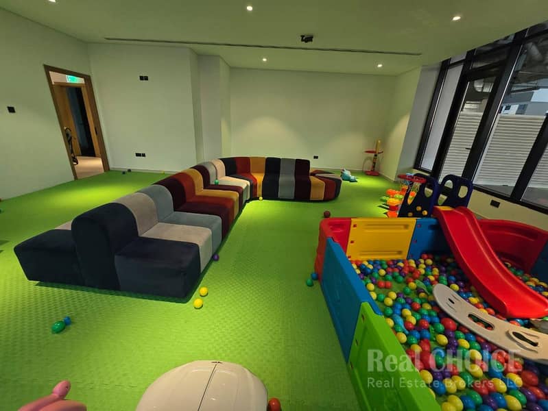 Skyline Living | Spacious 3BR | Prime Business Bay - Image 21