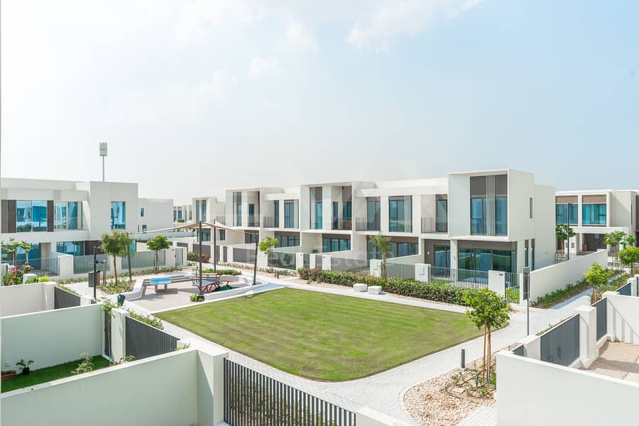 Single Row | Park View | Ready to Move - Image 19