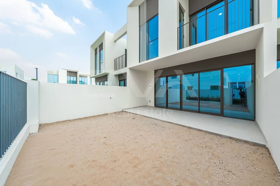 Single Row | Park View | Ready to Move - Image 22