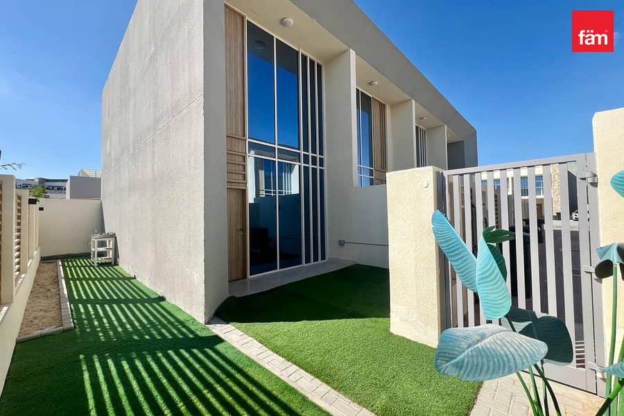 Corner Unit | Spacious Loft Townhouse | Privacy