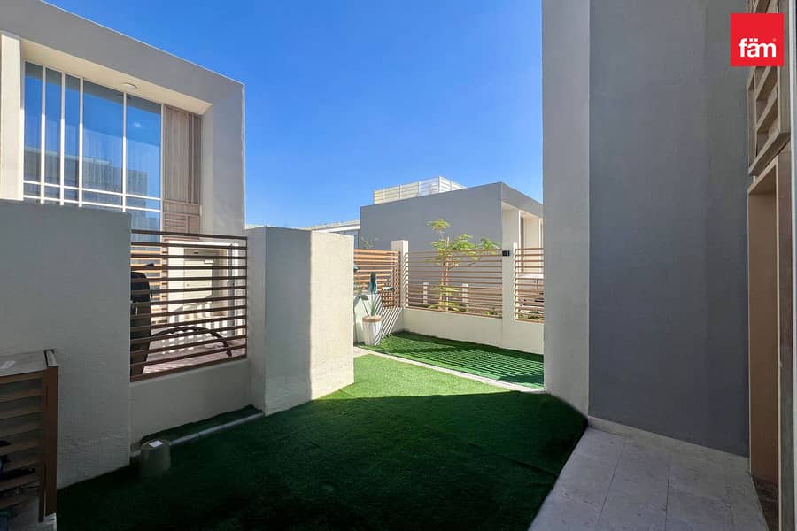 Corner Unit | Spacious Loft Townhouse | Privacy