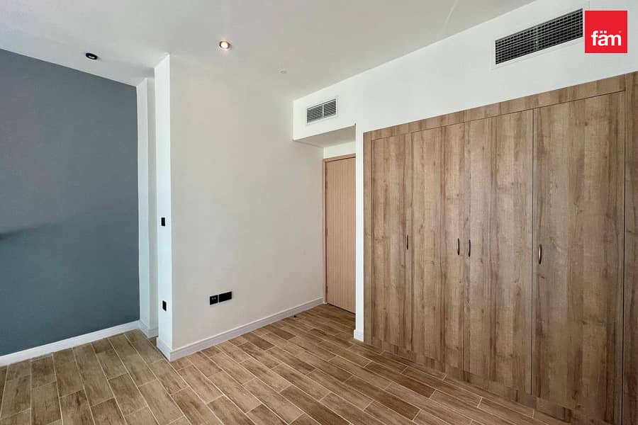 Corner Unit | Spacious Loft Townhouse | Privacy - Image 7