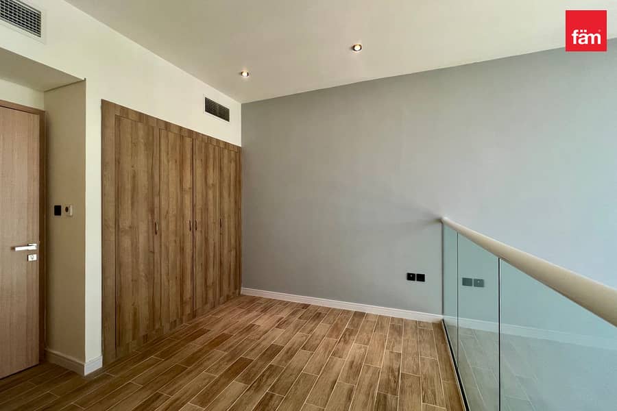 Corner Unit | Spacious Loft Townhouse | Privacy - Image 8