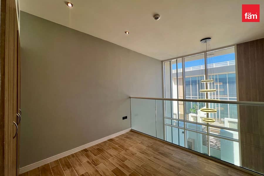 Corner Unit | Spacious Loft Townhouse | Privacy - Image 10