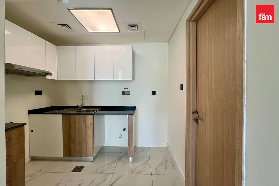 Corner Unit | Spacious Loft Townhouse | Privacy - Image 11