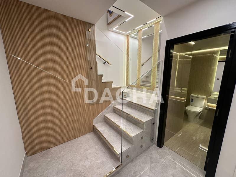 BEST LOCATION! / Single Row / Vacant Now - Image 8