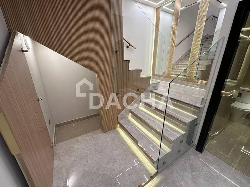 BEST LOCATION! / Single Row / Vacant Now - Image 9