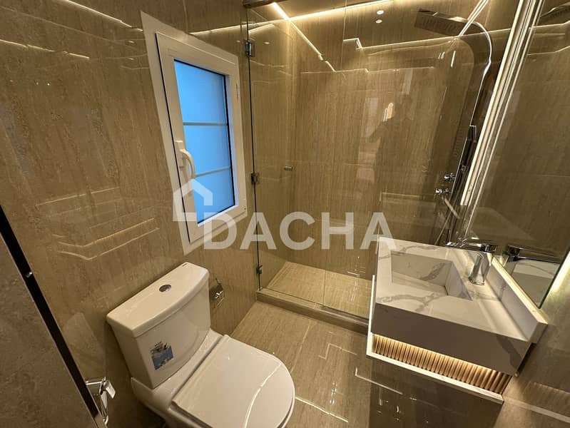 BEST LOCATION! / Single Row / Vacant Now - Image 12