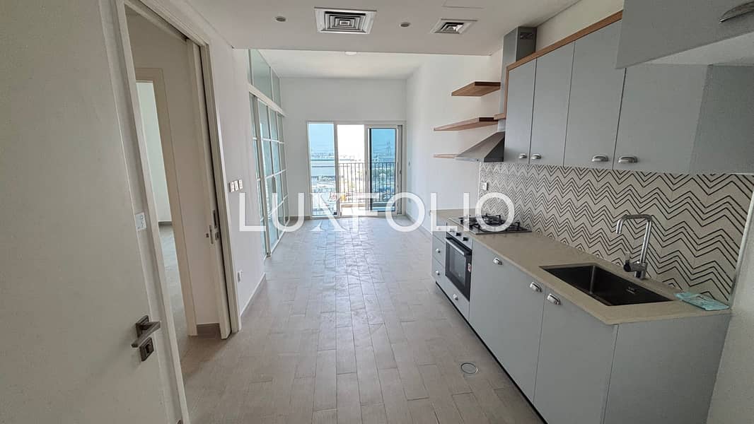 Modern | High Floor | Natural Lighting