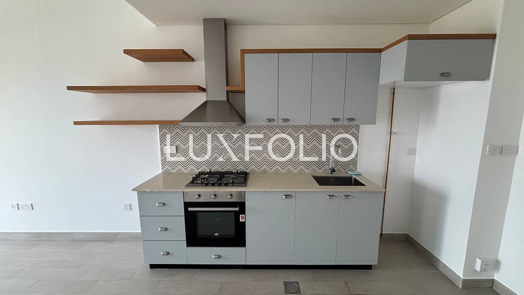 Modern | High Floor | Natural Lighting - Image 9