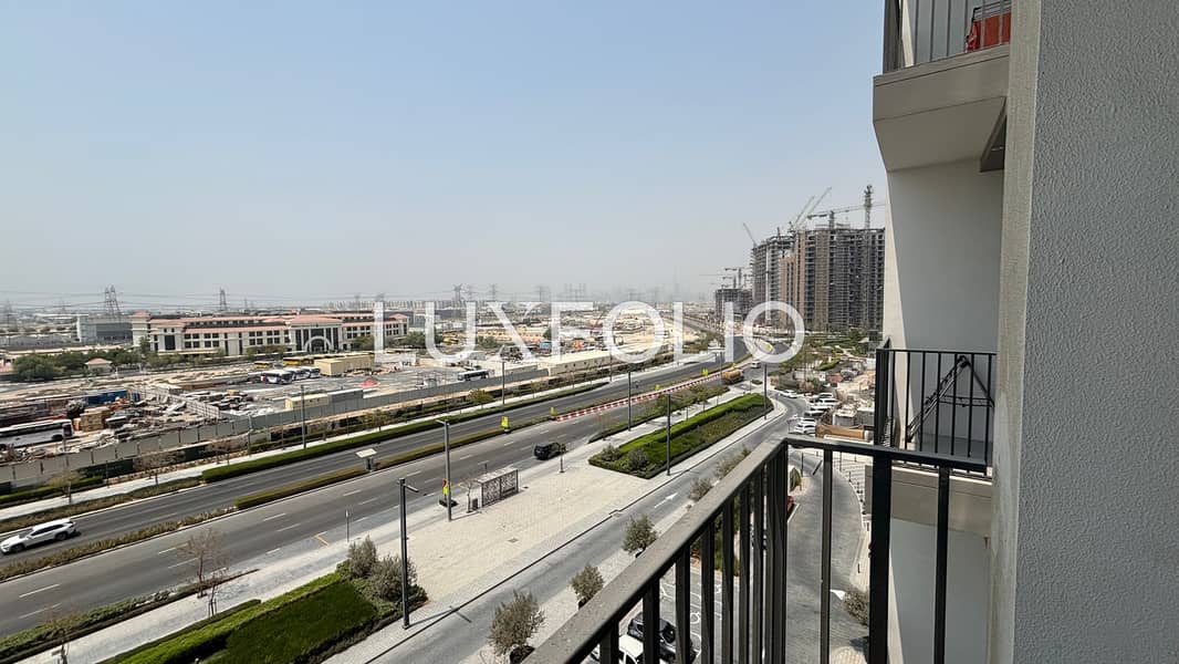 Modern | High Floor | Natural Lighting - Image 11