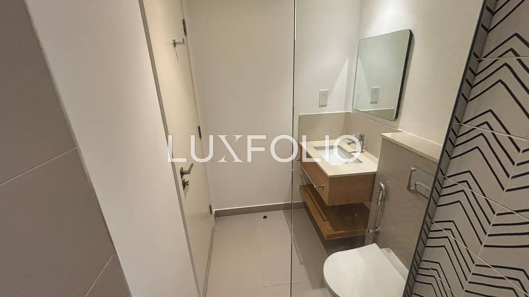 Modern | High Floor | Natural Lighting - Image 17