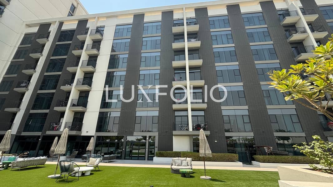 Modern | High Floor | Natural Lighting - Image 25