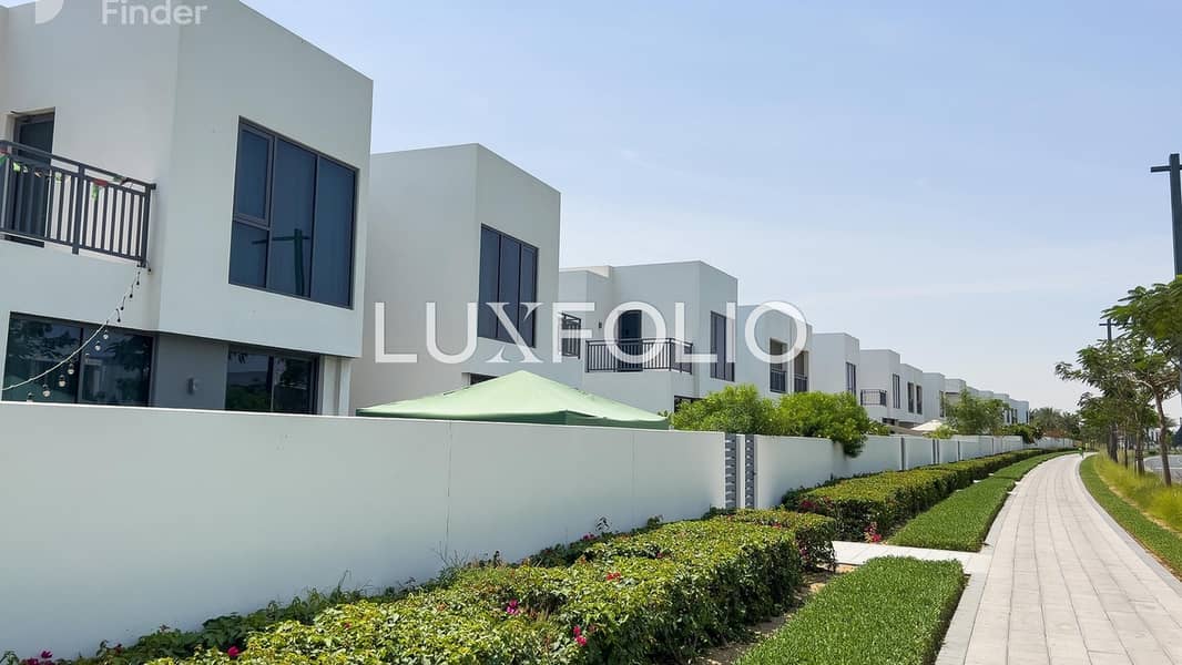 Modern | High Floor | Natural Lighting - Image 36