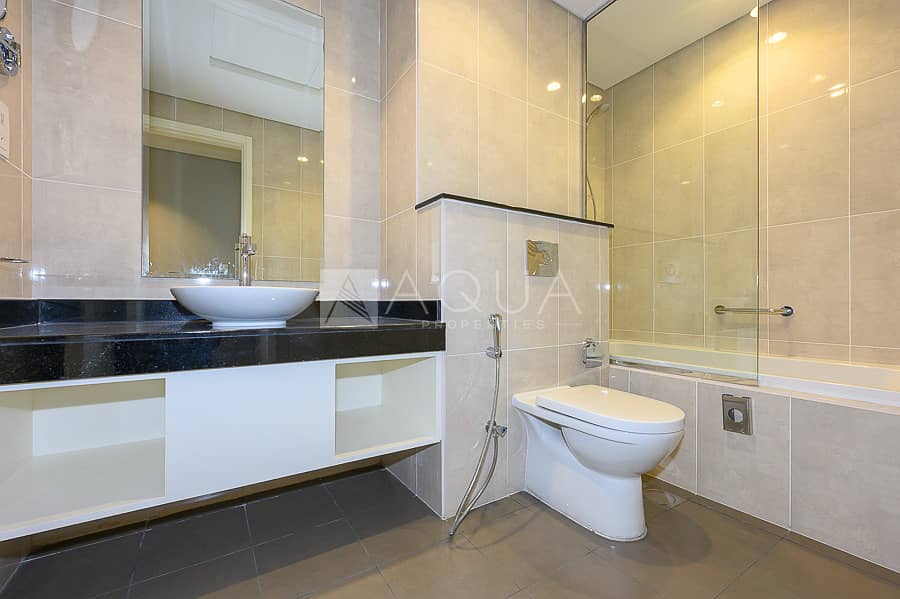 Vacant | Full lake and Golf View - Image 13