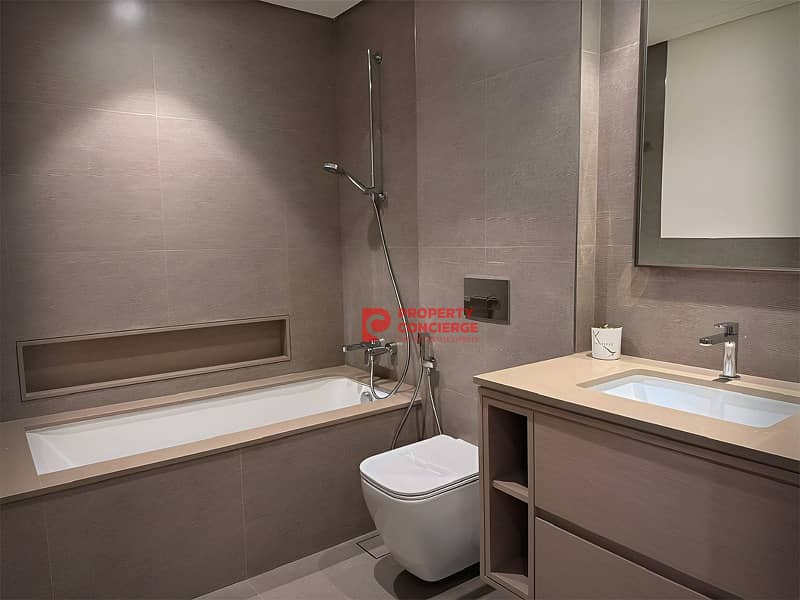 Burj Khalifa View | Fully Furnished|Prime Location - Image 18